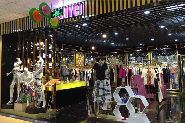 吉曦品牌女装店铺实景