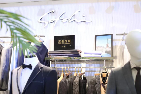 沙驰男装店铺实景