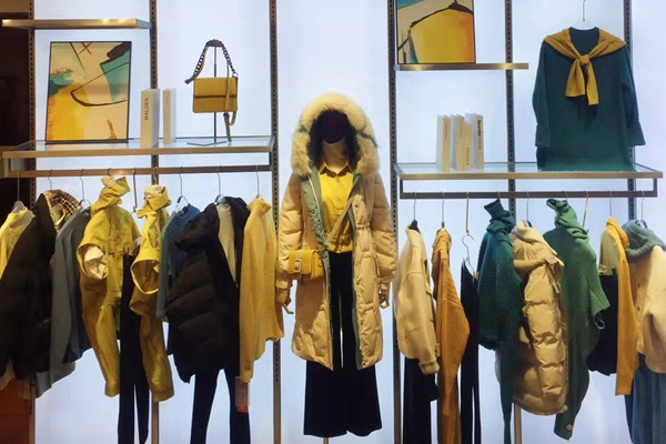 维艾诗服饰店铺陈列展示