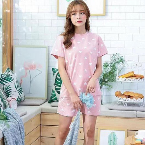 宝娜斯品牌热爱并崇尚自然浪漫