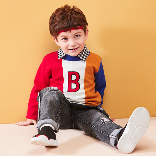 七彩摇篮童装大力发展童装事业