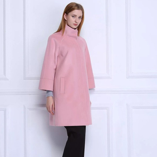 佳简衬橱女装，创意的设计彰显出女性独特的气质。