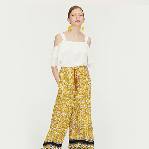 嶼思女装，传递女性美丽自信、独立时尚的生活风尚。