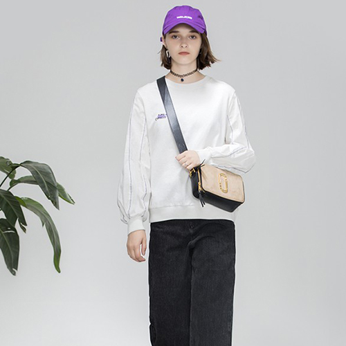  夏柏女装，演绎宫廷、潮流、商务、浪漫的生活方式。