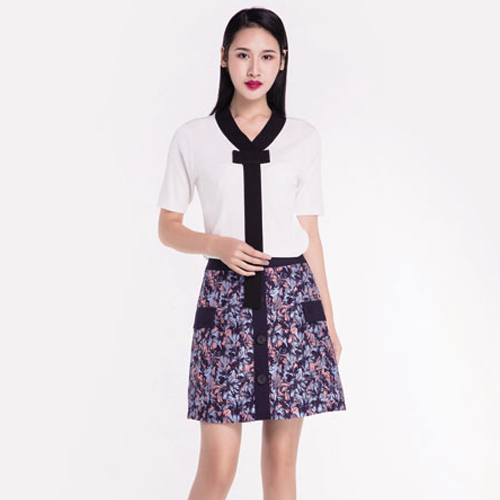 “宝薇”品牌女装针对积极、乐观、知性的都市女性为设计目标