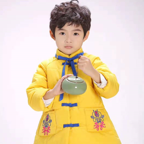 “咪多咪彩”儿童品牌自始至终追求中国时尚服装的高端品质